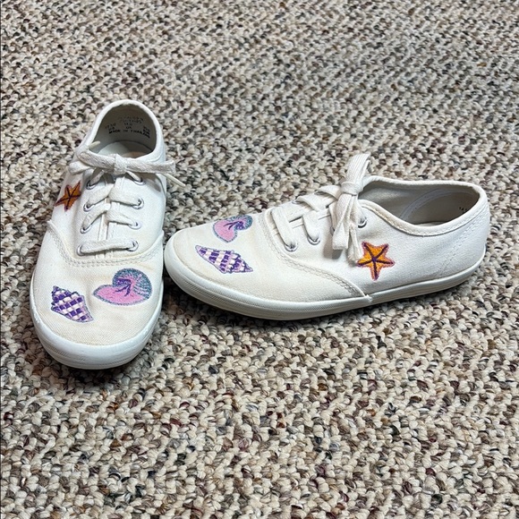 Keds White Sneakers with Shell Designs. 12.5 Y2K - Picture 1 of 7